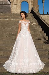 Bridal Dress: Monica Loretti 2017 Collection - 4199 - OFRENDA  