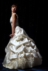 Bridal Dress: Tulipia - Akant  