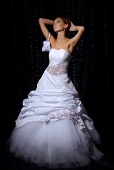 Bridal Dress: Tulipia - Ehinops  